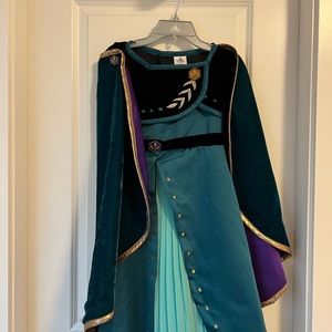 EUC Disney Anna dress. 5-6.
